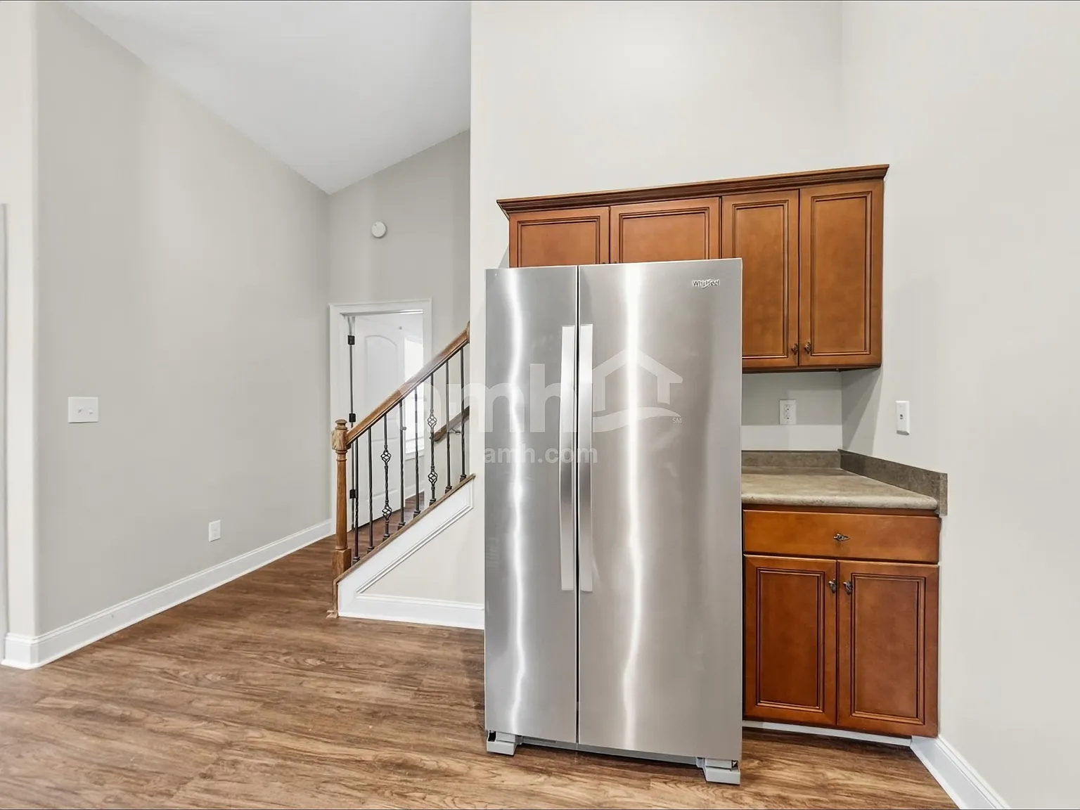 3 bed, 2.0 bath, 2300 sqft, $2,570 — Photo 4