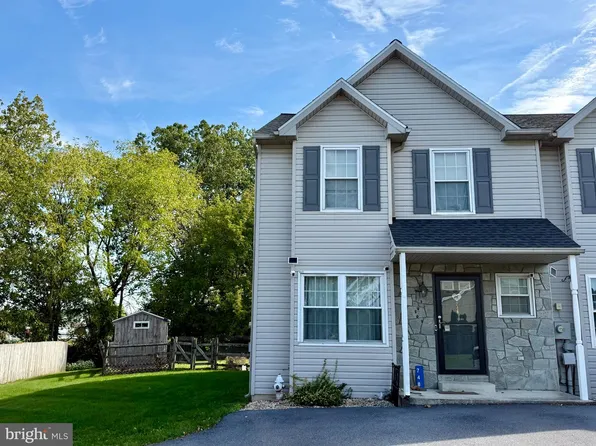 748 Golden Dr, Blandon, PA 19510
