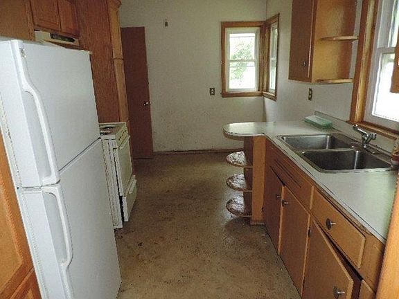 2nd image of 1001 34th Ave N