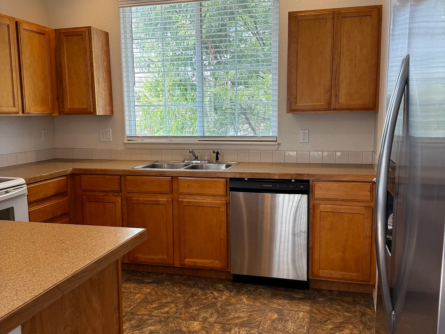 3 bed, 2.5 bath, 1568 sqft, $2,600 — Photo 3
