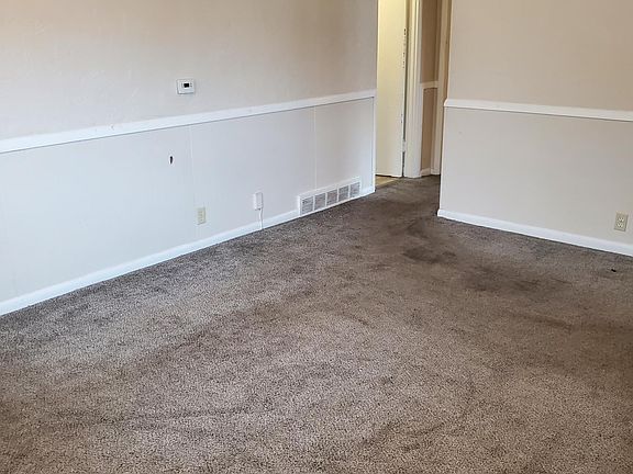 Livingroom looking towards Bedrooms