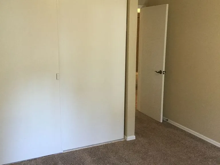 924 Shorewood Dr #B17 — Photo 18