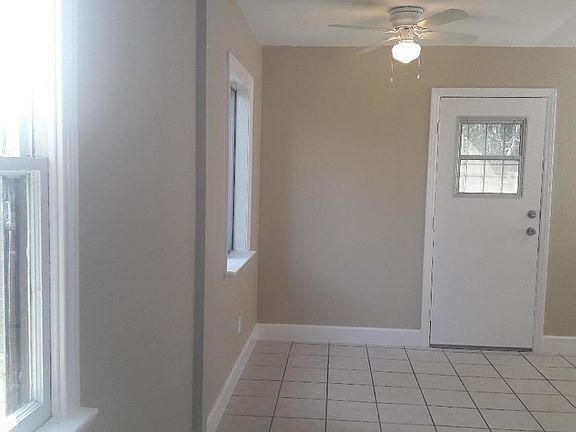 3rd image of 2215 E 5th St