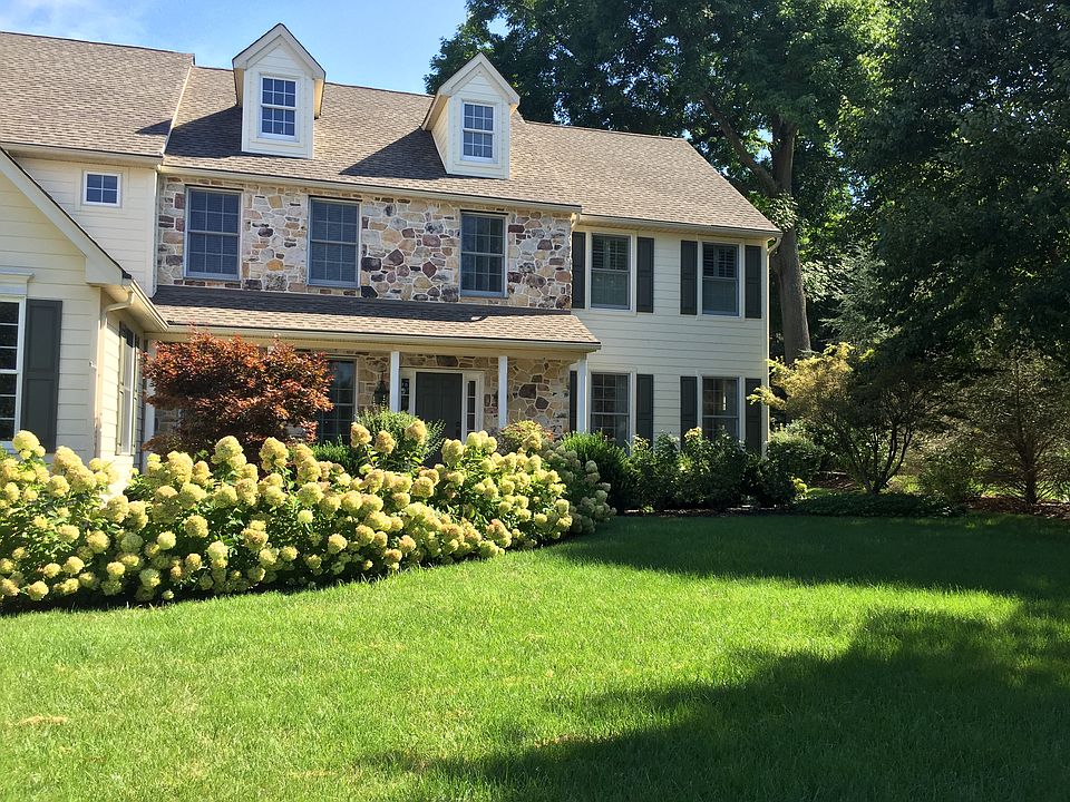 1st image of 604 Perry Dr