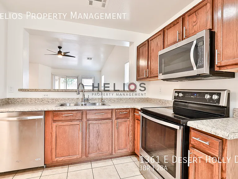 1361 E Desert Holly Dr — Photo 7