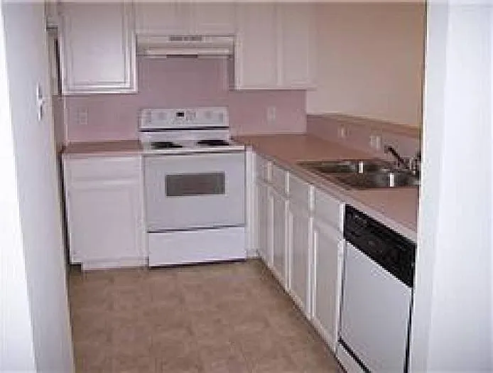 5325 Northridge Blvd — Photo 5