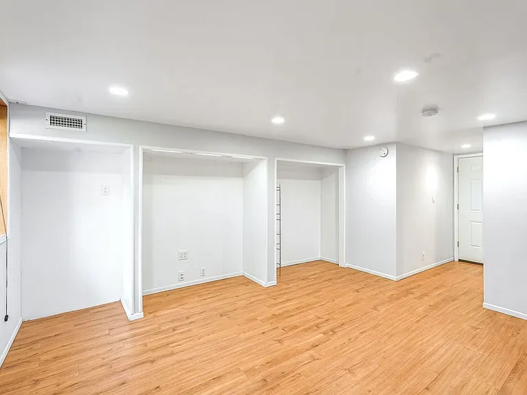 1126 Powhatan St — Photo 8