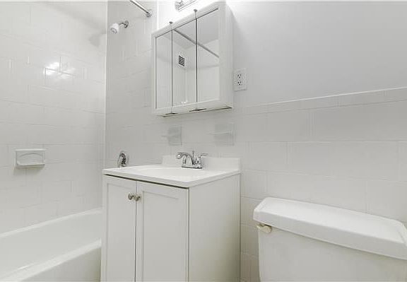 5th image of 1966 1st Ave APT 6J