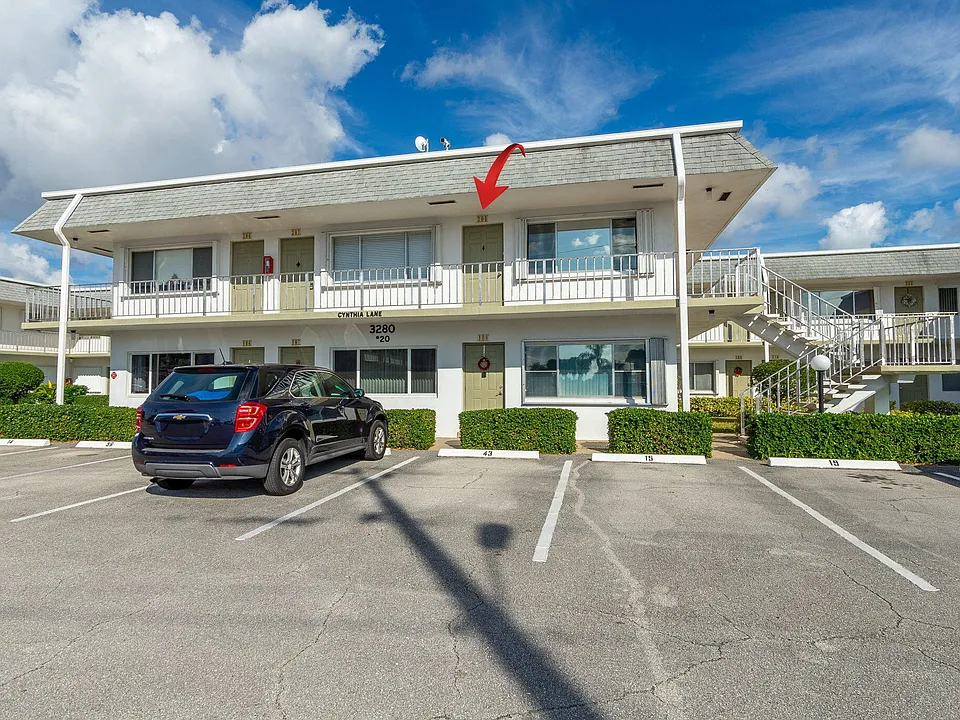 3280 Cynthia Ln #208