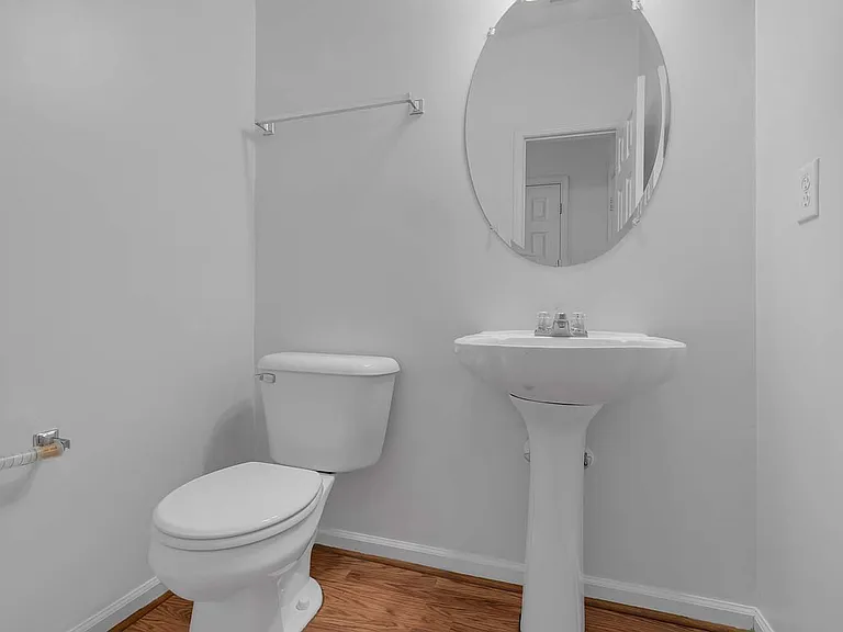 417 Belmont Cir — Photo 10