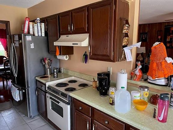 5th image of 542 Greenwood Dr