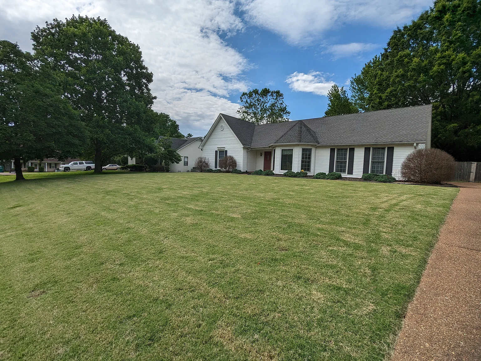 3 bed, 1645 sqft, $2,500 — Photo 2