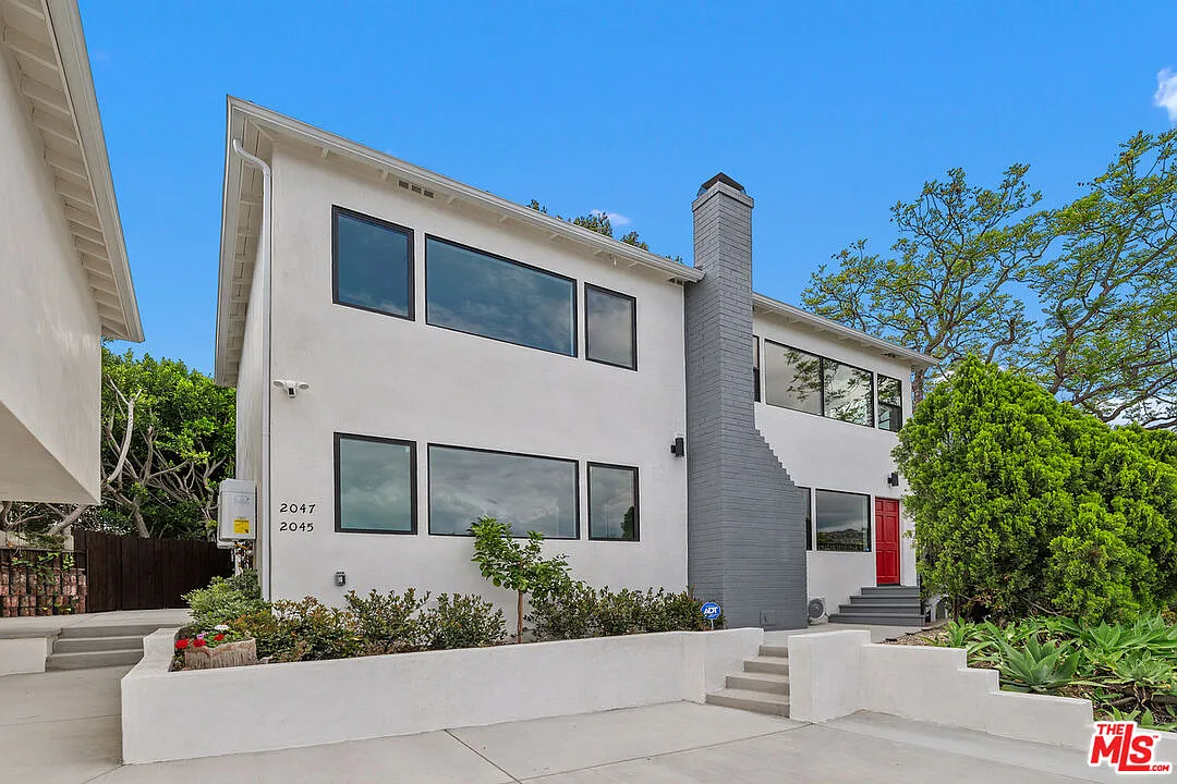 3 bed, 3.0 bath, 1100 sqft, $6,495 — Photo 3