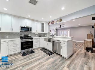 5839 Vanalden Ave, Tarzana, CA 91356