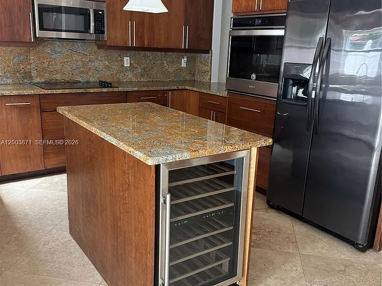 3920 Woodside Dr #2 — Photo 3