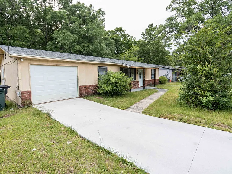 3516 Toucan Dr — Photo 2