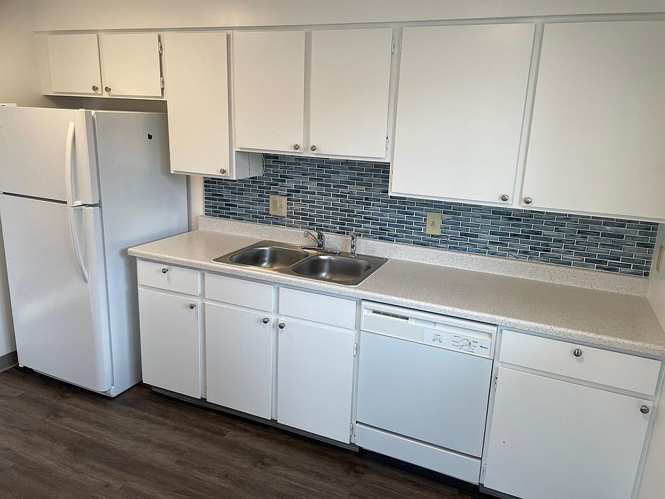 1st image of 3318 S Grand Blvd