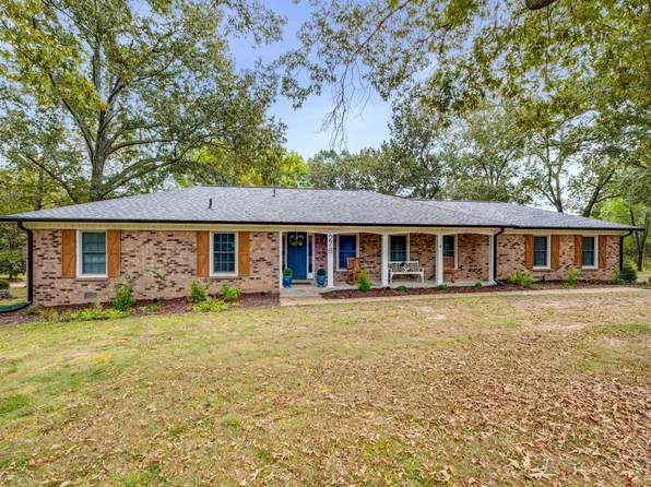 278 Woodlands Dr, Kingston Springs, TN 37082