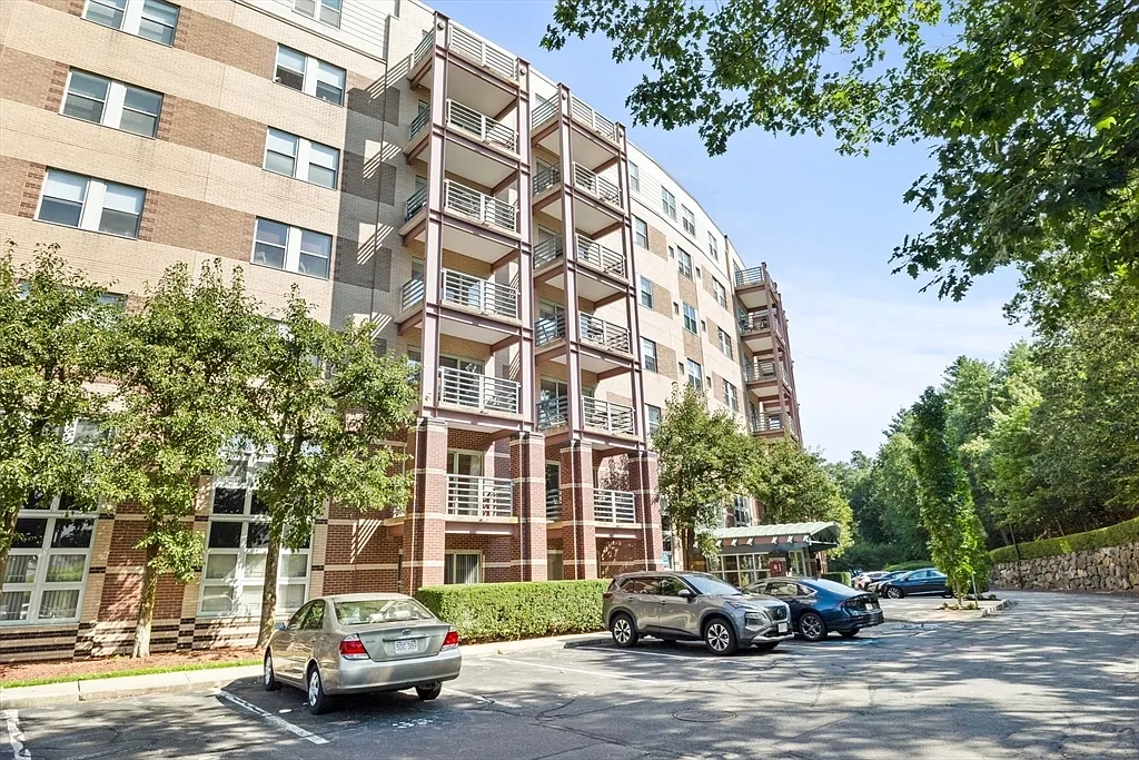 1 bed, 660 sqft, $1,899 — Photo 1