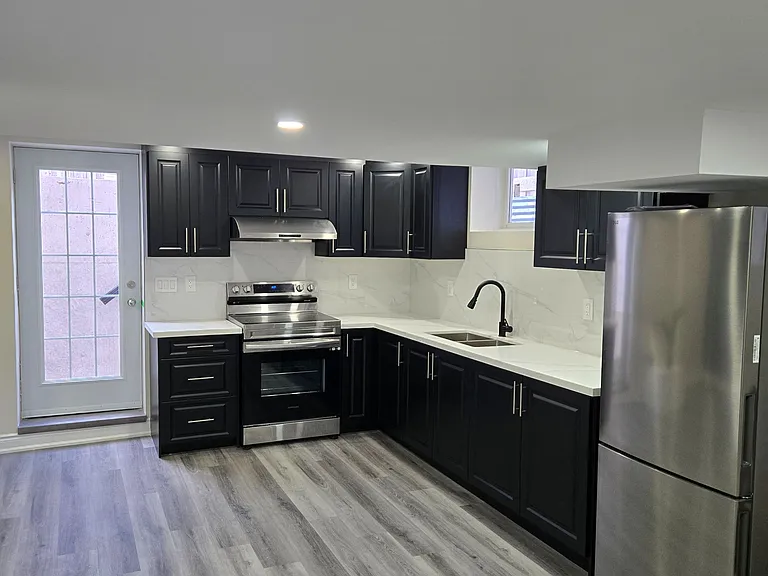 12 Pelister Dr #BASEMENT — Photo 2