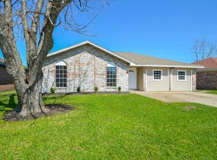 1002 Northbend Dr, Baytown, TX 77521