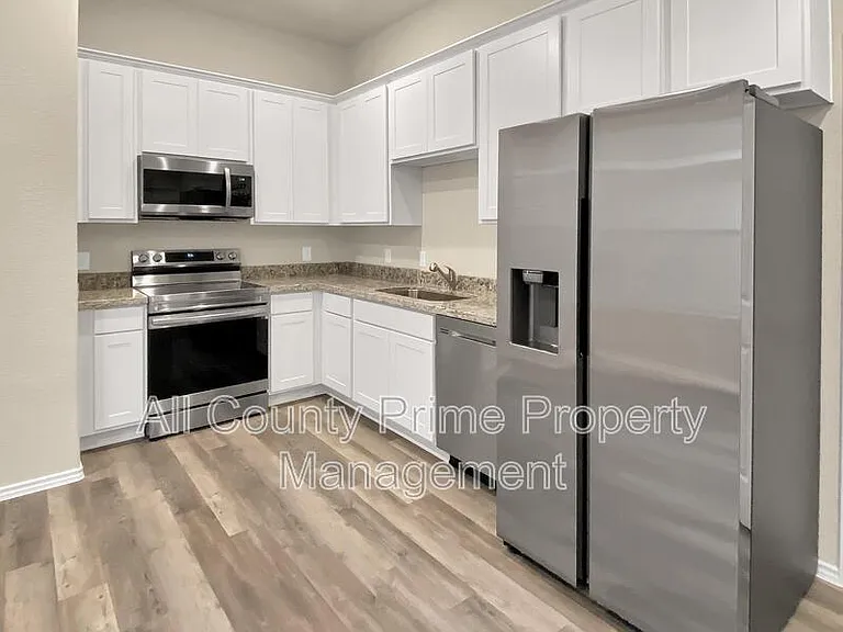11593 Persimmon St — Photo 5