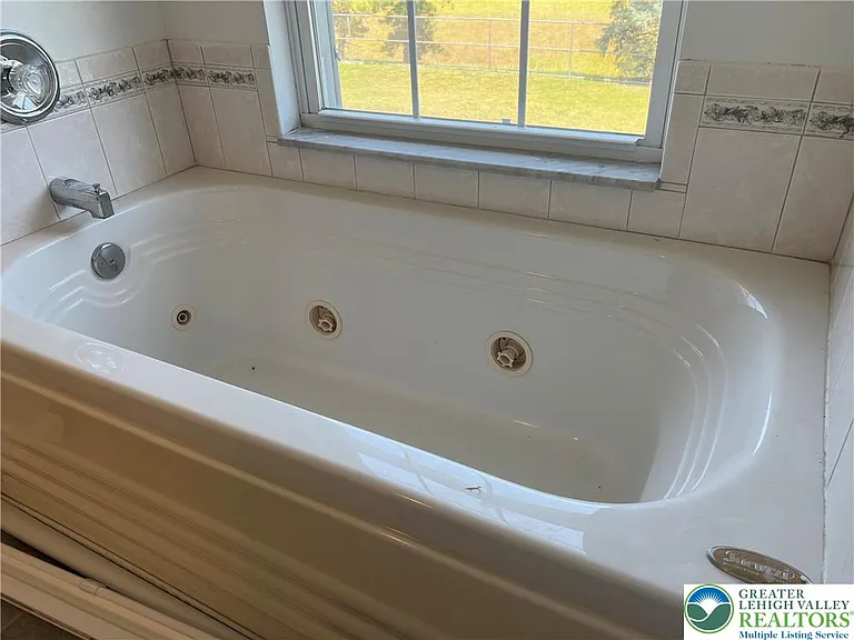 2593 Halleck Dr — Photo 31