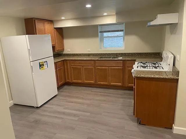 4430 N Marmora Ave #G — Photo 1
