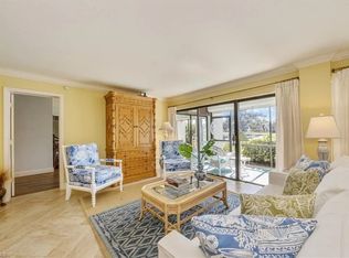 544 Retreat Dr Unit 101, Naples, FL 34110