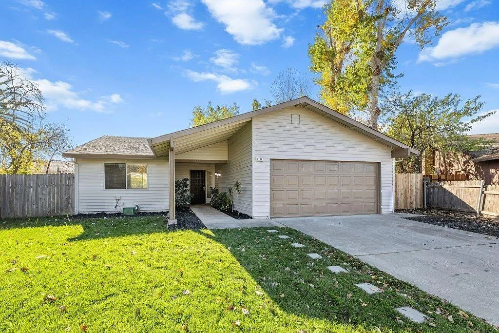 9780 Red Cedar Cir photo 1