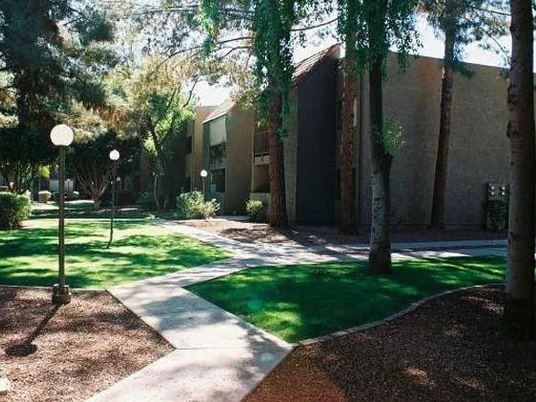 Rancho Sierra Apartments — Photo 3
