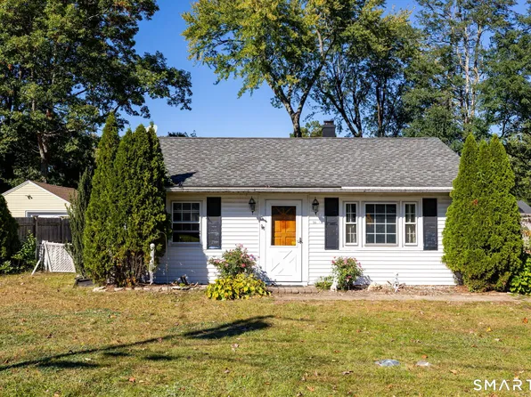16 Walnut Circle, Windsor Locks, CT 06096
