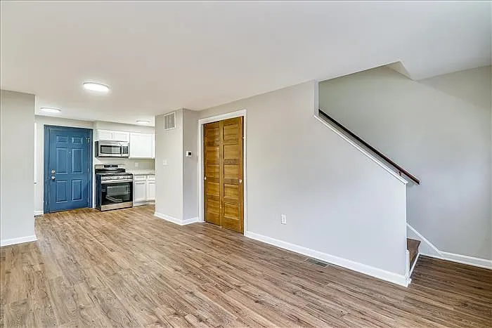 2 bed, 864 sqft, $2,000 — Photo 4