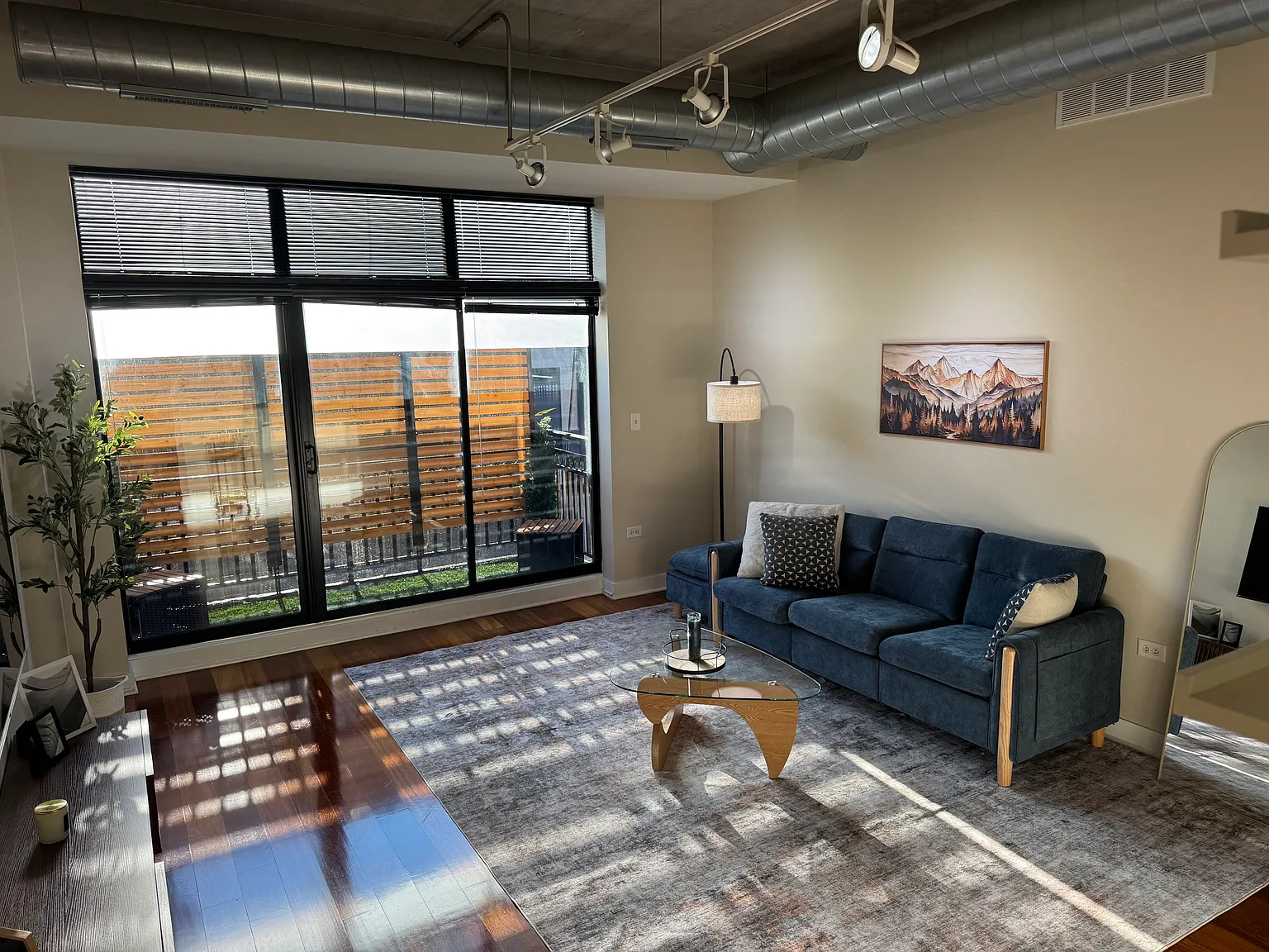 3245 N Ashland Ave — Photo 3