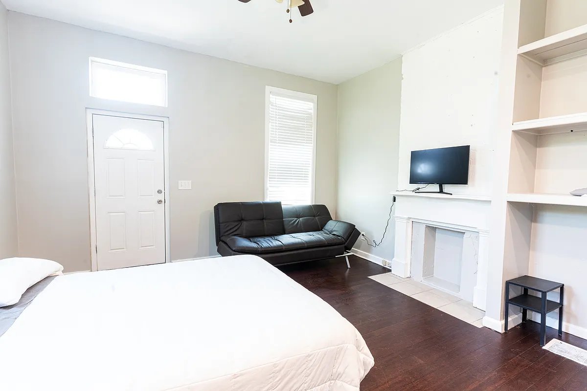 Building Photo - 428 Klotter Ave #1