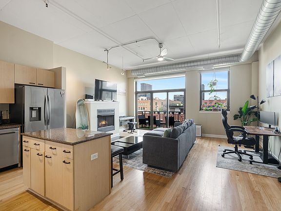 5th image of 1301 W Madison St APT 503