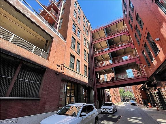 2nd image of 635 W Lakeside Ave #B2