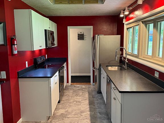 4th image of 9810 Lorelei Dr