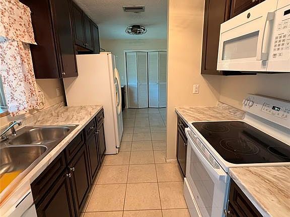 4th image of 340 Azalea Rd