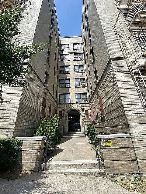 1st image of 5 Buchanan Pl APT 6H