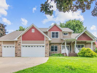 920 Parker Ave, Roseville, MN, 55113