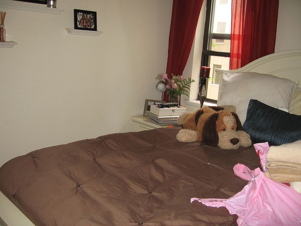 1st image of 222 Park Ave S