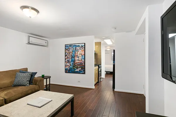 Rented by Compass | media 49