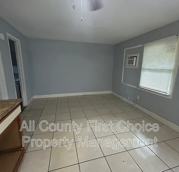 724 Wyatt St #B — Photo 7