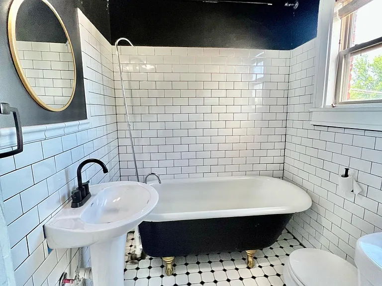220 W Latimer St #B — Photo 22