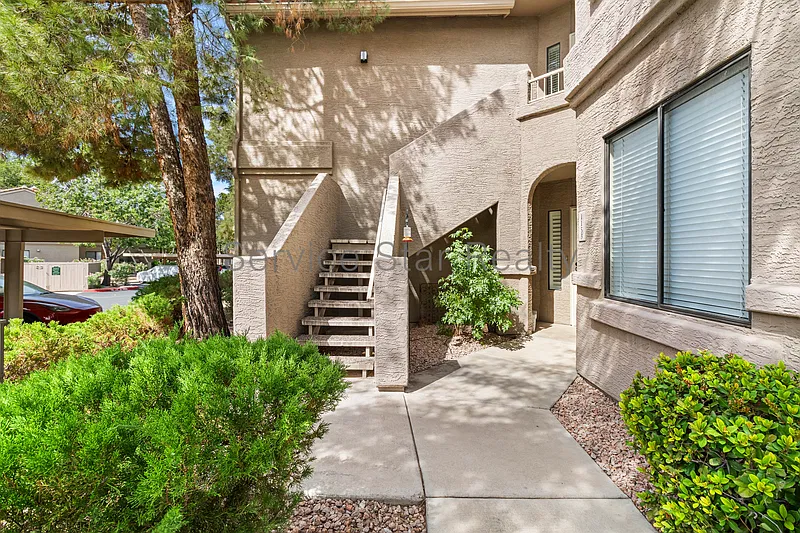 2 bed, 2.0 bath, 1607 sqft, $2,399 — Photo 2