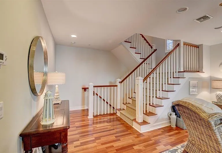 306 E Mallory Cir — Photo 18