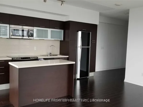 386 Yonge St, Toronto, ON