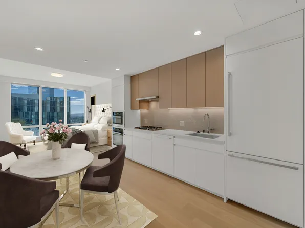 877 S Francisco St #819, Los Angeles, CA 90017
