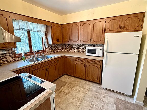 5th image of 3661 E Sternberg Rd